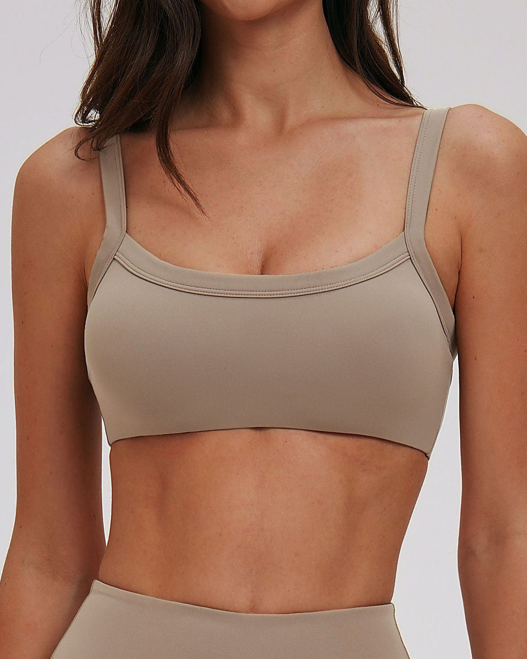 Brassiere nude