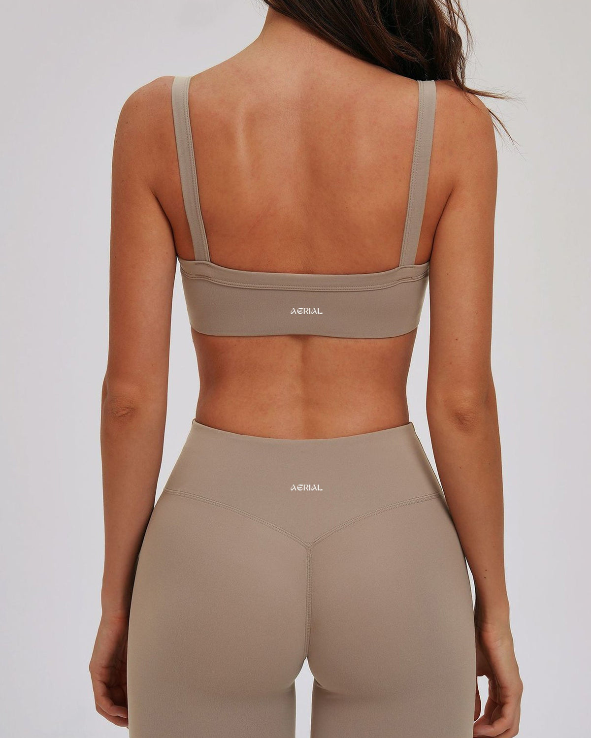 Brassiere nude