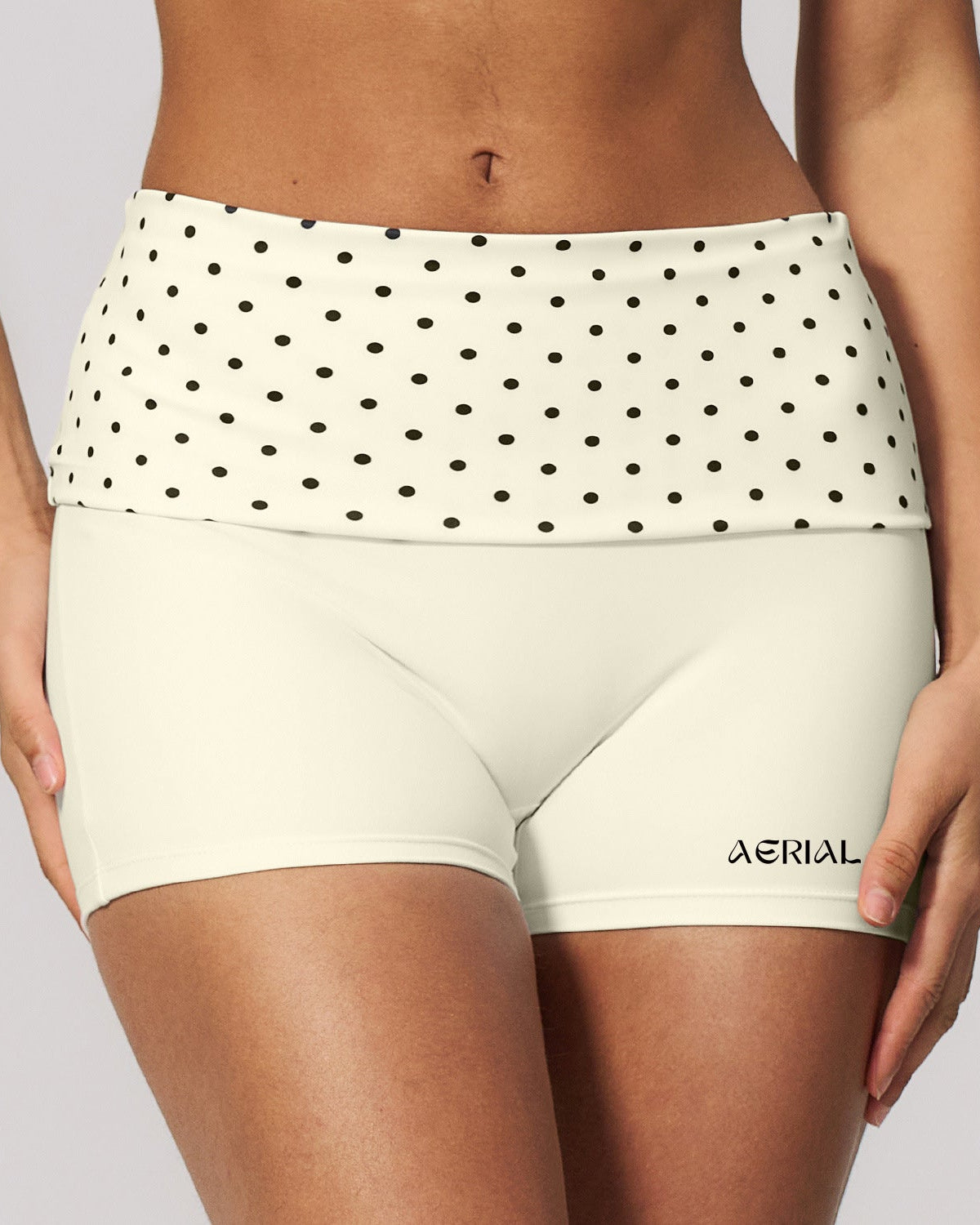 Short blanc a pois